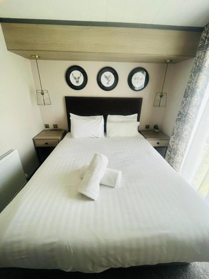 Evergreen Lodge With Hot Tub 요크 외부 사진